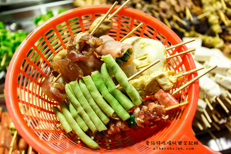 宜蘭市．東門夜市必吃美食（梁大胖碳烤、彭蔥油餅、美茶坊、龍鳳腿、善美燒仙草八寶冰） @愛伯特