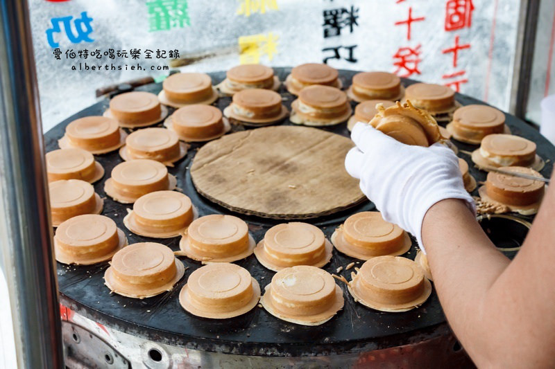 中華小棧紅豆餅．桃園區點心（10元爆漿車輪餅） @愛伯特