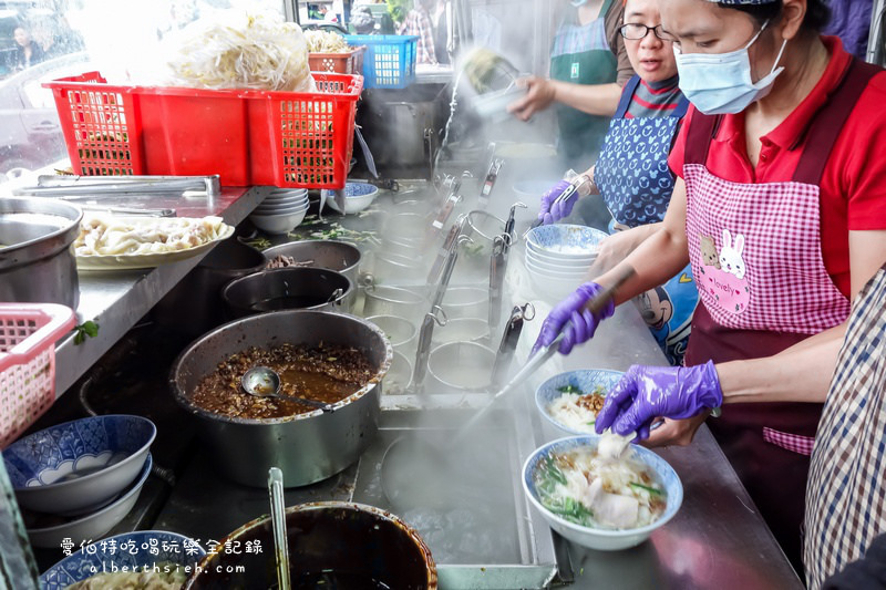 金榜麵館．苗栗三義美食（料多實在的超人氣排隊客家餐點） @愛伯特