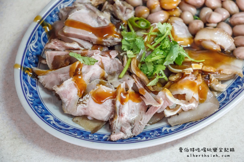 金榜麵館．苗栗三義美食（料多實在的超人氣排隊客家餐點） @愛伯特