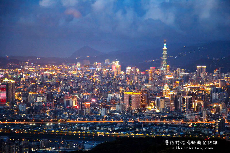 大棟山405三角點．桃園龜山夜景（視野遼闊遠眺大台北盆地） @愛伯特