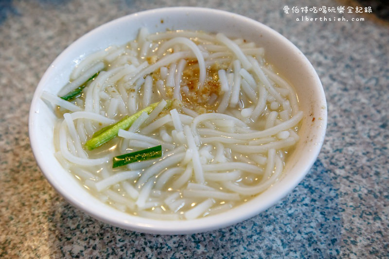 桃園早餐．南門米粉湯（南門市場中的濃郁米粉湯） @愛伯特