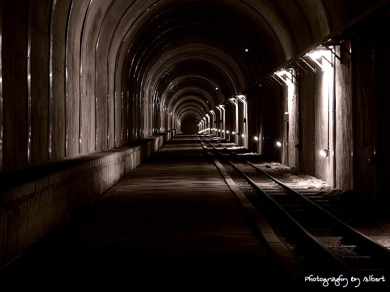 舊百吉隧道．桃園大溪景點（乾淨明亮有風很涼爽舒適，內有日據時代的輕便軌道台車） @愛伯特