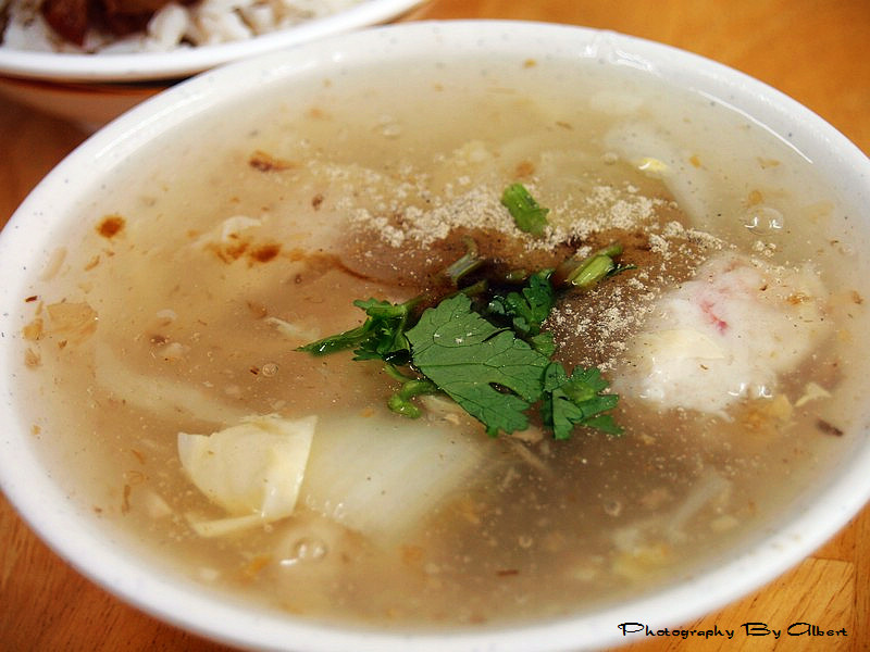 【桃園銅板美食】桃園市．金仙魚丸(桃園店)（魯肉飯還不賴） @愛伯特