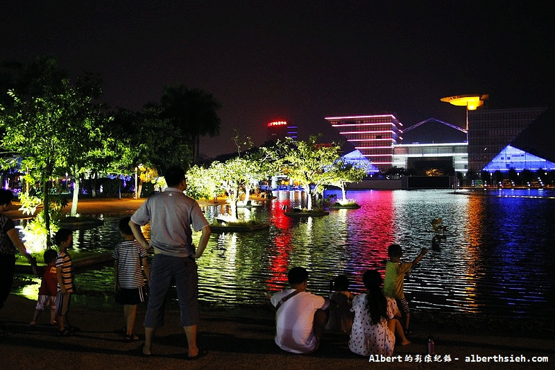 東莞亞洲第一廣場&#038;玉蘭大劇院．廣東夜生活（以藍帶、綠帶、光帶為主題的藝術廣場） @愛伯特