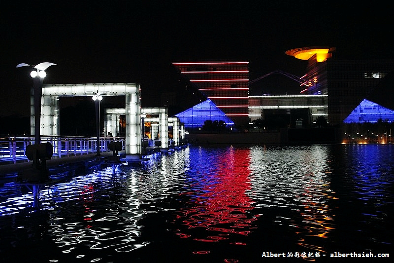 東莞亞洲第一廣場&#038;玉蘭大劇院．廣東夜生活（以藍帶、綠帶、光帶為主題的藝術廣場） @愛伯特