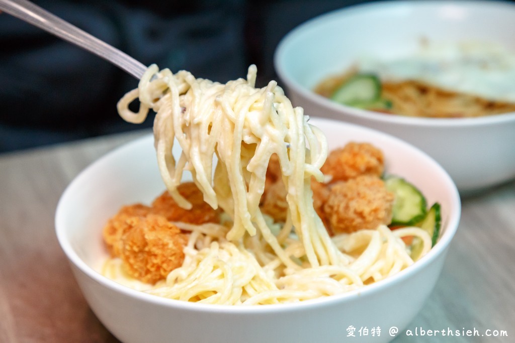 桃園藝文特區美食．漢堡大師同德店早午餐（黑糖全麥吐司/乾炒燻雞麵都很美味好吃喔） @愛伯特