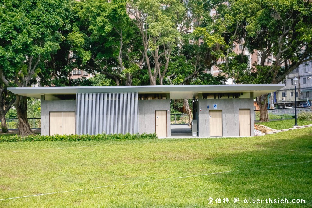 桃園親子景點．龜山中正公園（全台最大的烏龜配上冒險溜滑梯塔） @愛伯特