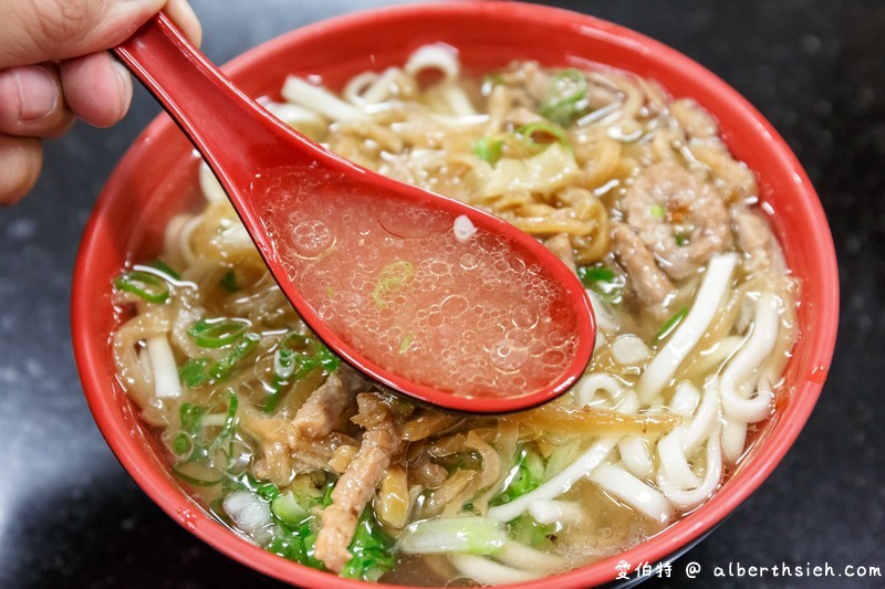 莊記牛肉麵．新竹竹東美食（價格親民，蒜香味十足偏重口味） @愛伯特