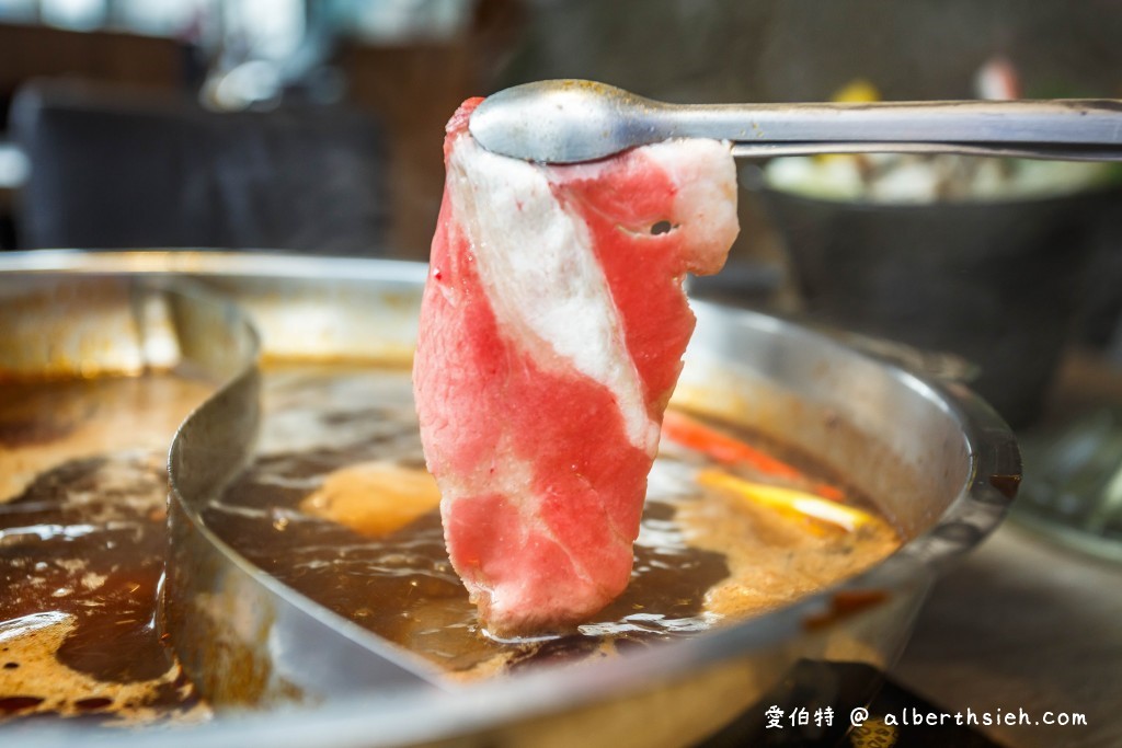 桃園火鍋美食．麻六味鍋物（100盎司地獄麻辣大胃王，肉肉控必看必吃） @愛伯特