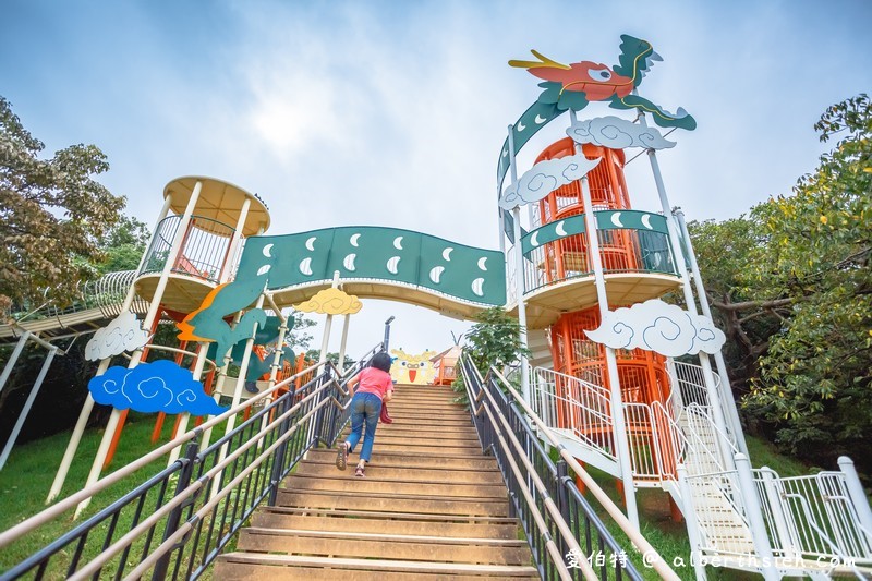 奥武山公園（沖繩親子公園，超長溜滑梯，單軌電車就能到） @愛伯特