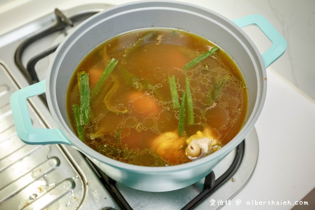 剝皮辣椒雞湯．食譜（微辣中帶點香甜回甘，超開胃） @愛伯特