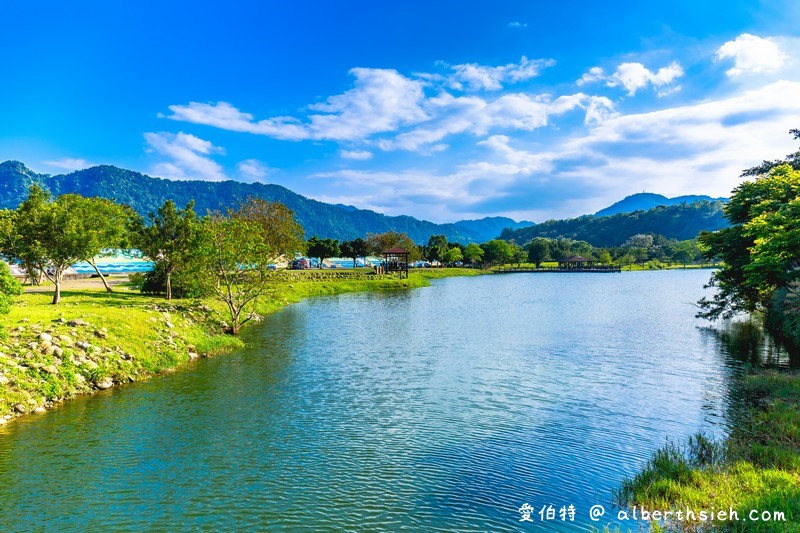 桃園龍潭一日遊（石門水庫賞楓吃活魚、石門山走步道，龍潭大池喝咖啡、三坑公園野餐、客家茶文化館逛逛） @愛伯特