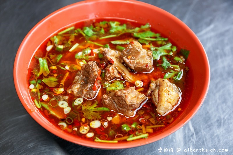 三義四川小吃．苗栗三義美食（牛肉湯頭帶有花椒香氣，入口香麻帶勁） @愛伯特