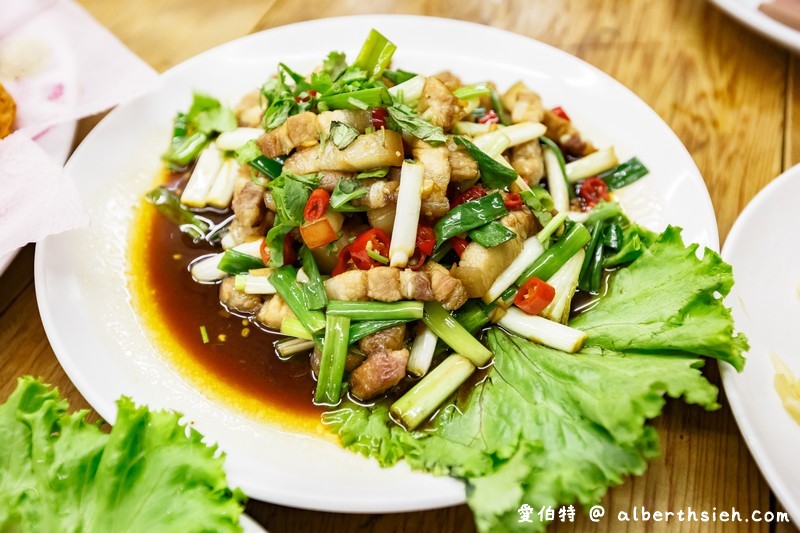 台灣小吃古董民藝．嘉義台菜美食（粉肝/牛蒡花枝丸/筍絲炒大腸/阿嬤的五柳枝魚/清燙蕃薯葉富有特色且好吃） @愛伯特