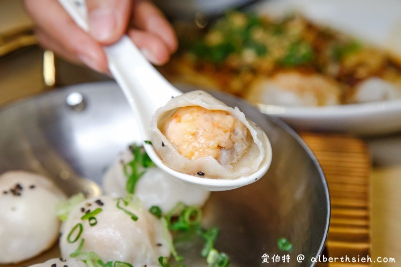 桃園台茂漢來上海湯包（多樣化的湯包料理，煎包排骨飯也都不錯吃，適合家族聚餐） @愛伯特