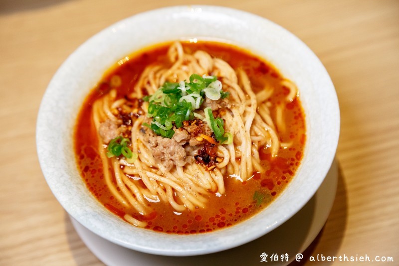 桃園台茂漢來上海湯包（多樣化的湯包料理，煎包排骨飯也都不錯吃，適合家族聚餐） @愛伯特