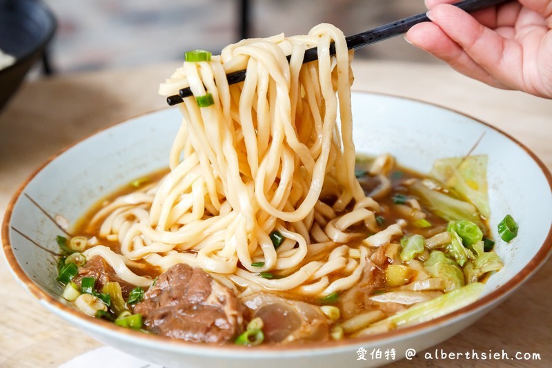 大竹楊記牛肉麵（軟嫩美味的牛肉以及滷味，來到桃園蘆竹一定要不錯過！） @愛伯特