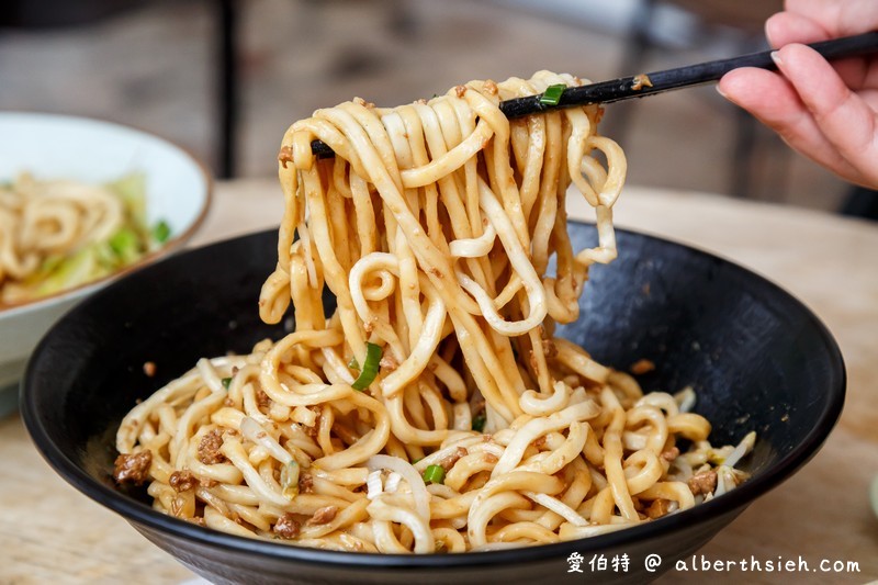 大竹楊記牛肉麵（軟嫩美味的牛肉以及滷味，來到桃園蘆竹一定要不錯過！） @愛伯特