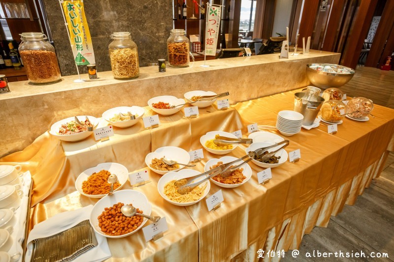 礁溪山形閣溫泉飯店一泊二食（頂樓餐廳邊欣賞宜蘭美景邊享用美食讓人舒適放鬆） @愛伯特