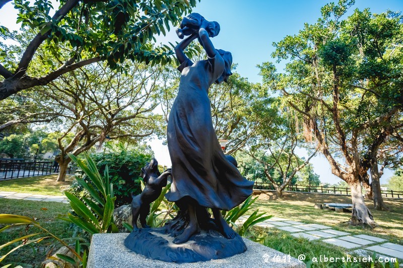 中壢親子公園．中壢藝術園區（土丘溜滑梯、旋轉陀螺、親子鞦韆、攀爬網、攀岩塊） @愛伯特