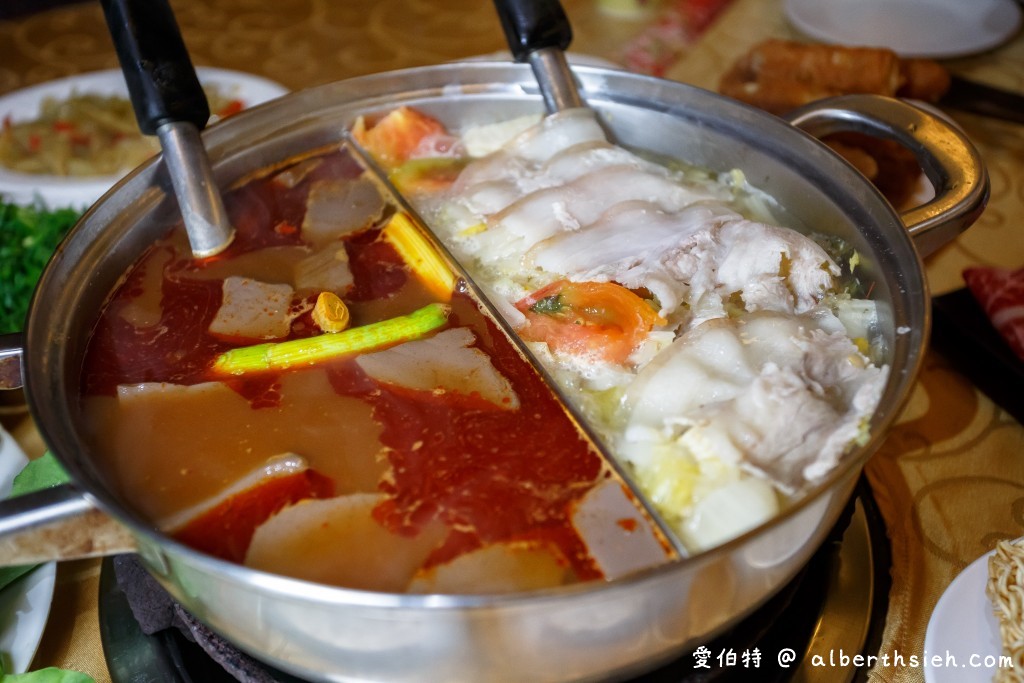 桃園平鎮美食．鎮記麻辣火鍋（麻而不辣，鴨血入味好吃，酸白菜配料多誠意十足） @愛伯特